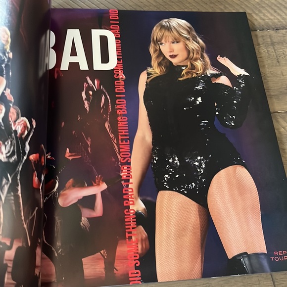 Taylor Swift Reputation Official Tour Book - Picture 3 of 8